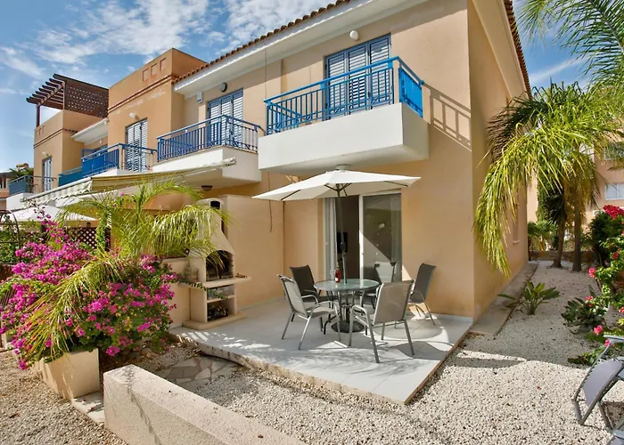 Casa Del Sol Townhouse In Iris Village Paphos