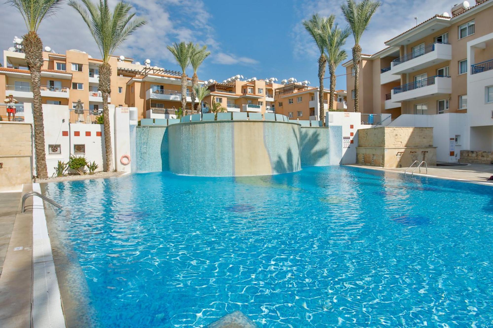 Casa Del Sol Townhouse In Iris Village * Пафос