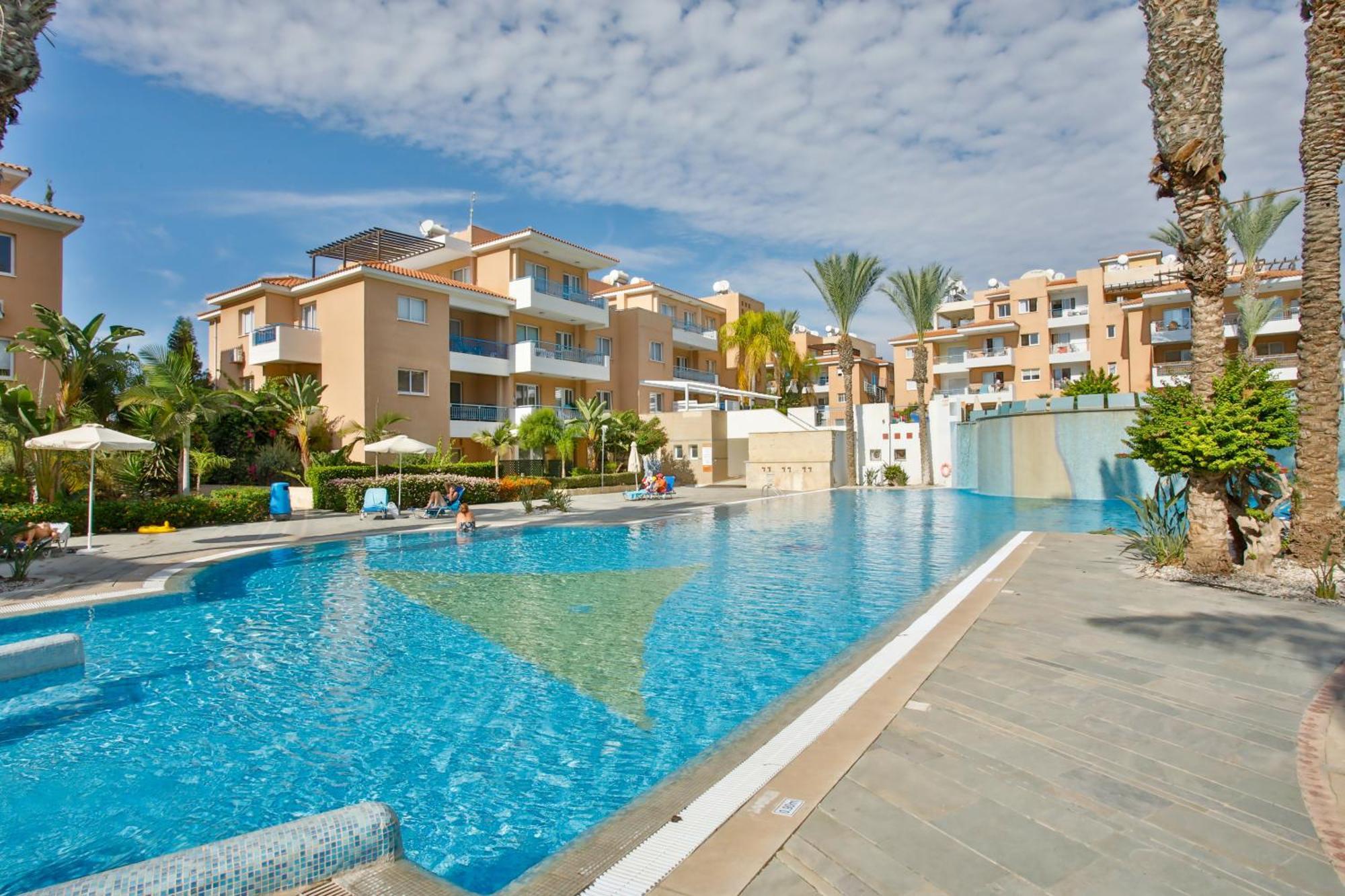 Casa Del Sol Townhouse In Iris Village Пафос
