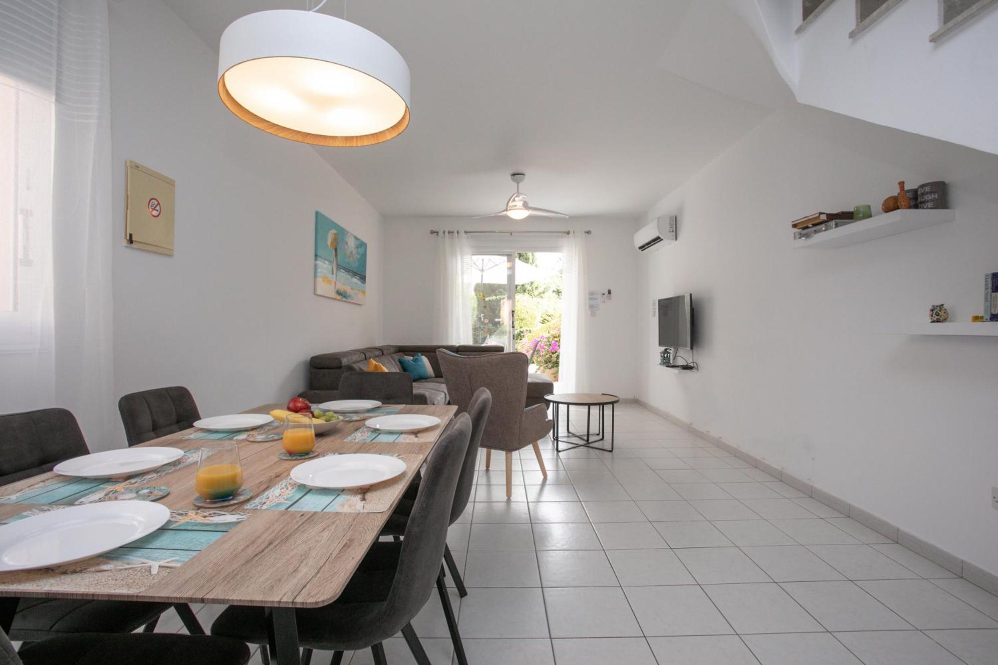 Casa Del Sol Townhouse In Iris Village Ferienhaus