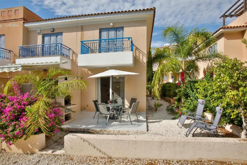 Casa Del Sol Townhouse In Iris Village Ferienhaus Paphos