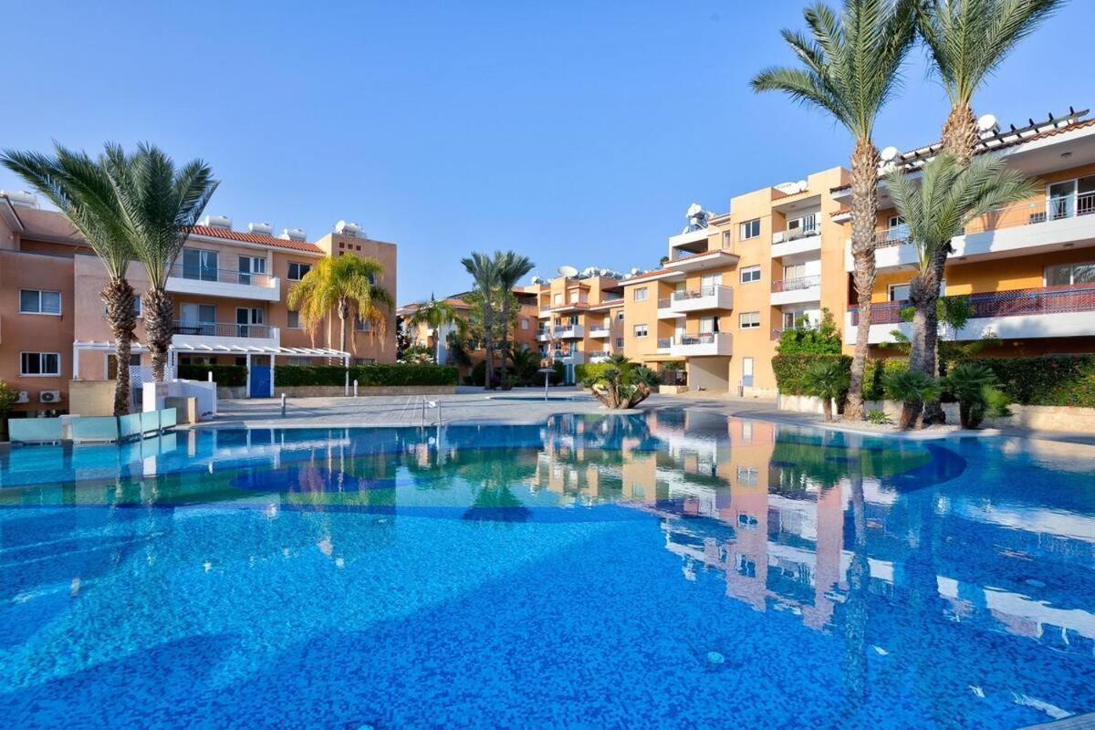 Casa Del Sol Townhouse In Iris Village Будинок відпочинку Пафос